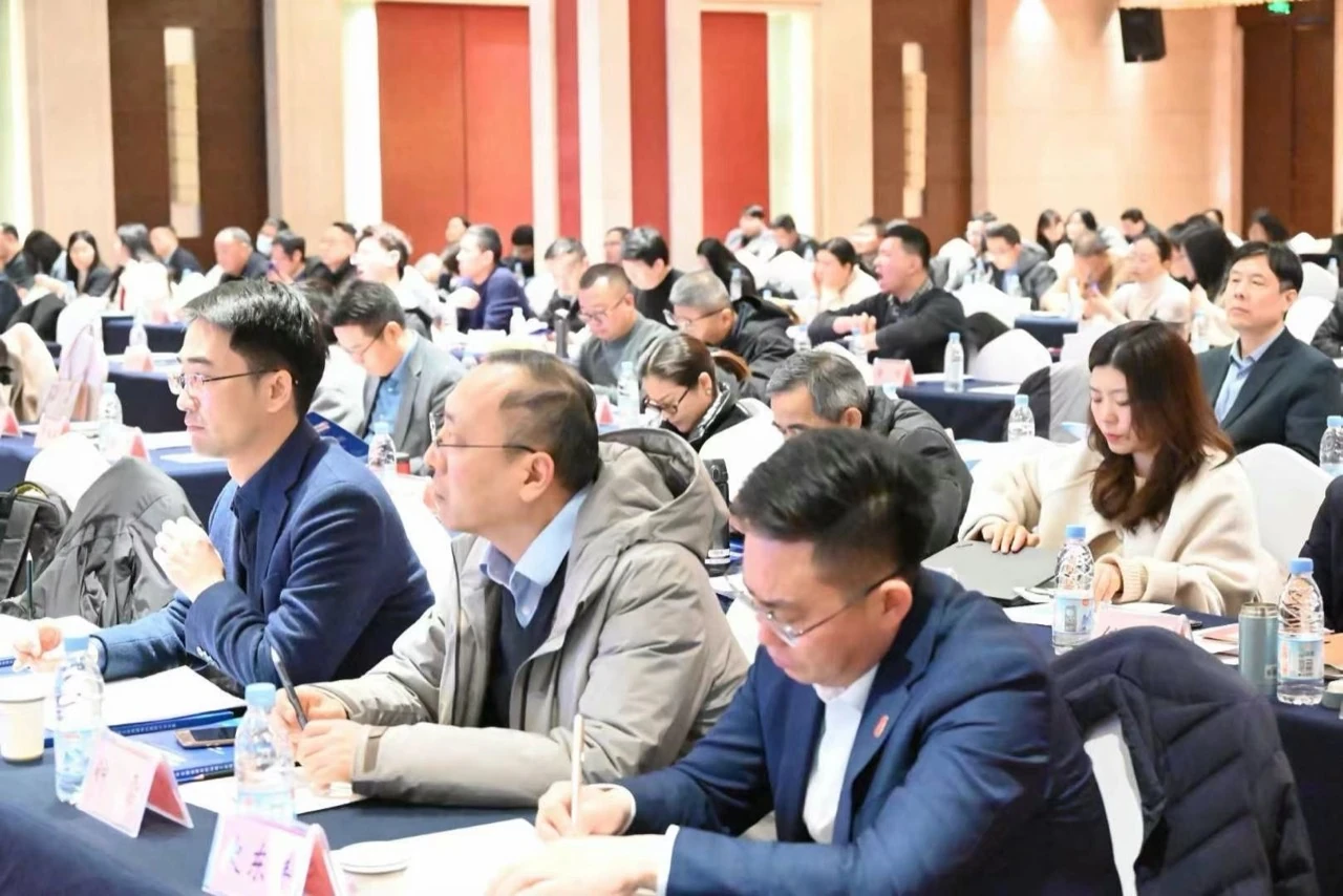Guests and lawyers attending the seminar