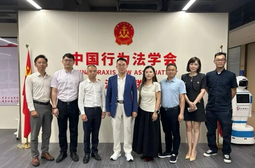 Participants in the meeting between the Liaison Office and Tengyue Construction Tech Group