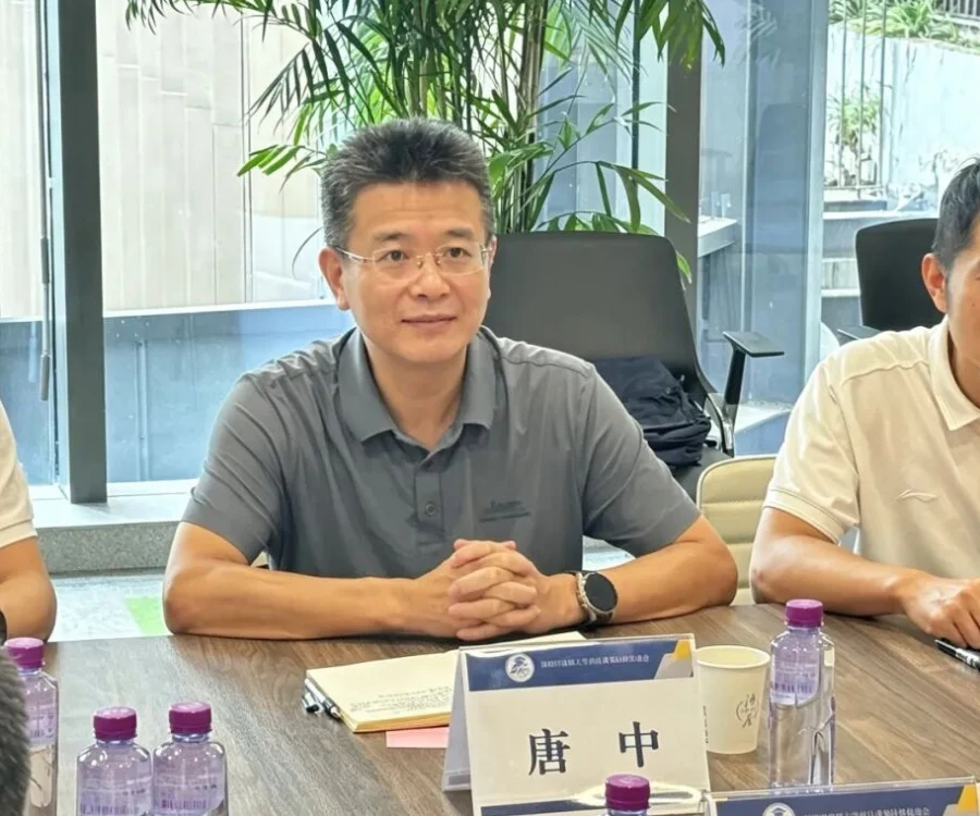 Tang Zhong speaking at the symposium